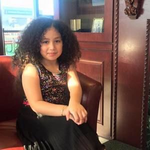 Meet your Posher, Lorena